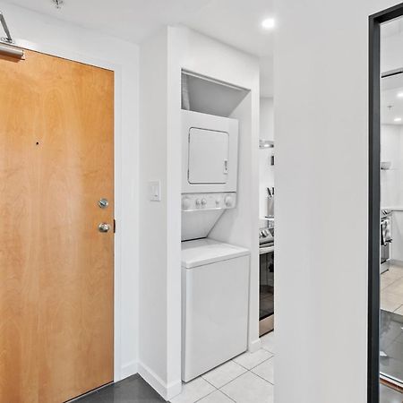 Appartamento Downtown Luxury 1Br Coal Harbour Vancouver Esterno foto