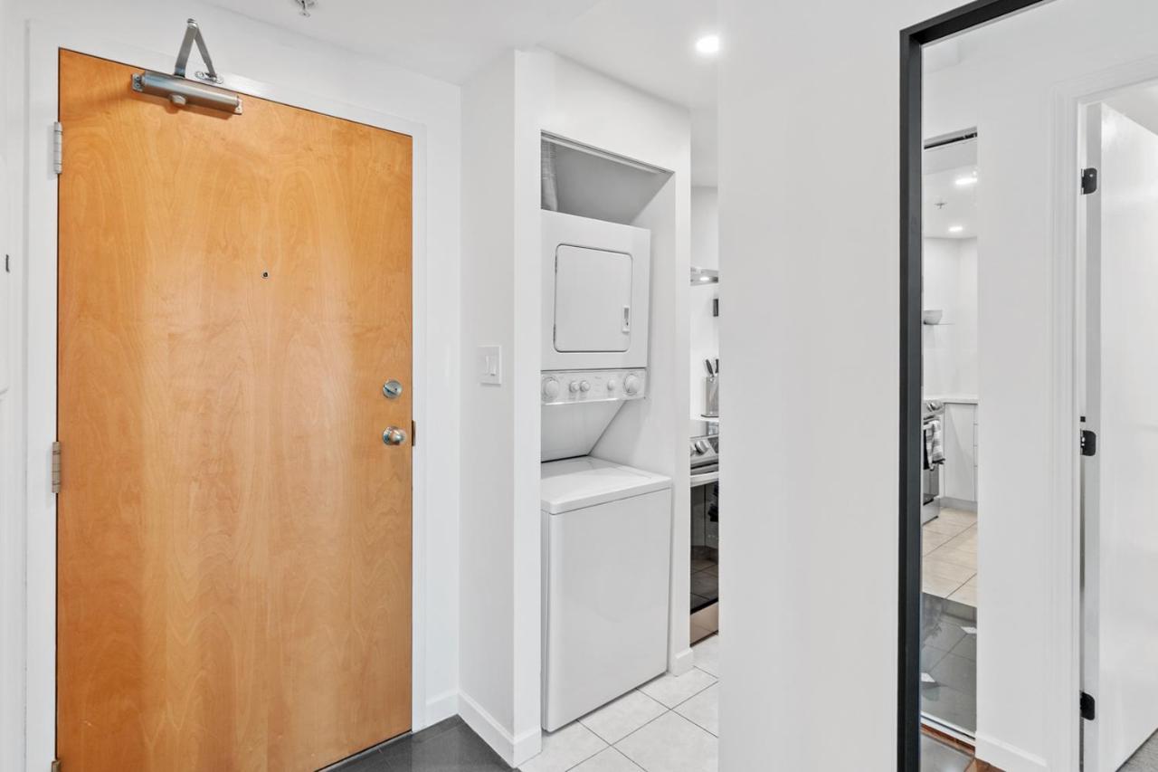 Appartamento Downtown Luxury 1Br Coal Harbour Vancouver Esterno foto