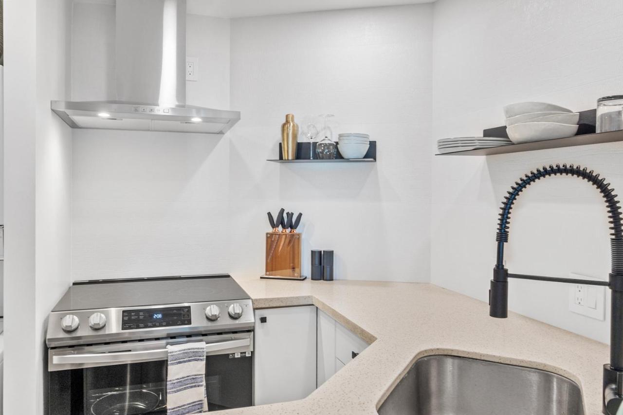 Appartamento Downtown Luxury 1Br Coal Harbour Vancouver Esterno foto