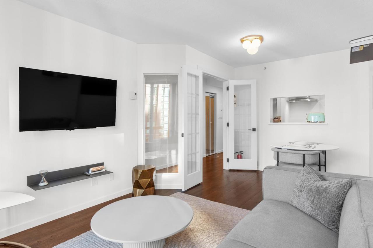 Appartamento Downtown Luxury 1Br Coal Harbour Vancouver Esterno foto