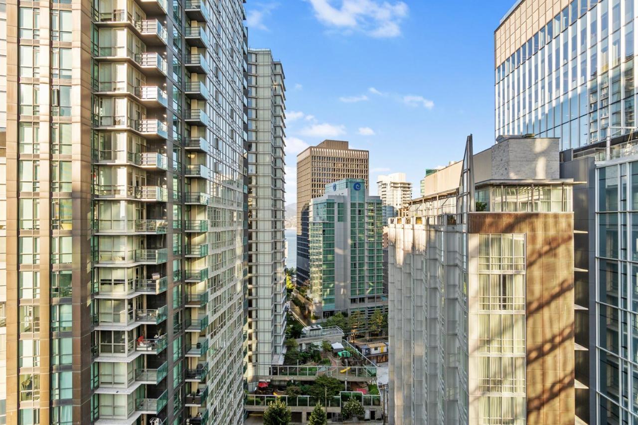 Appartamento Downtown Luxury 1Br Coal Harbour Vancouver Esterno foto