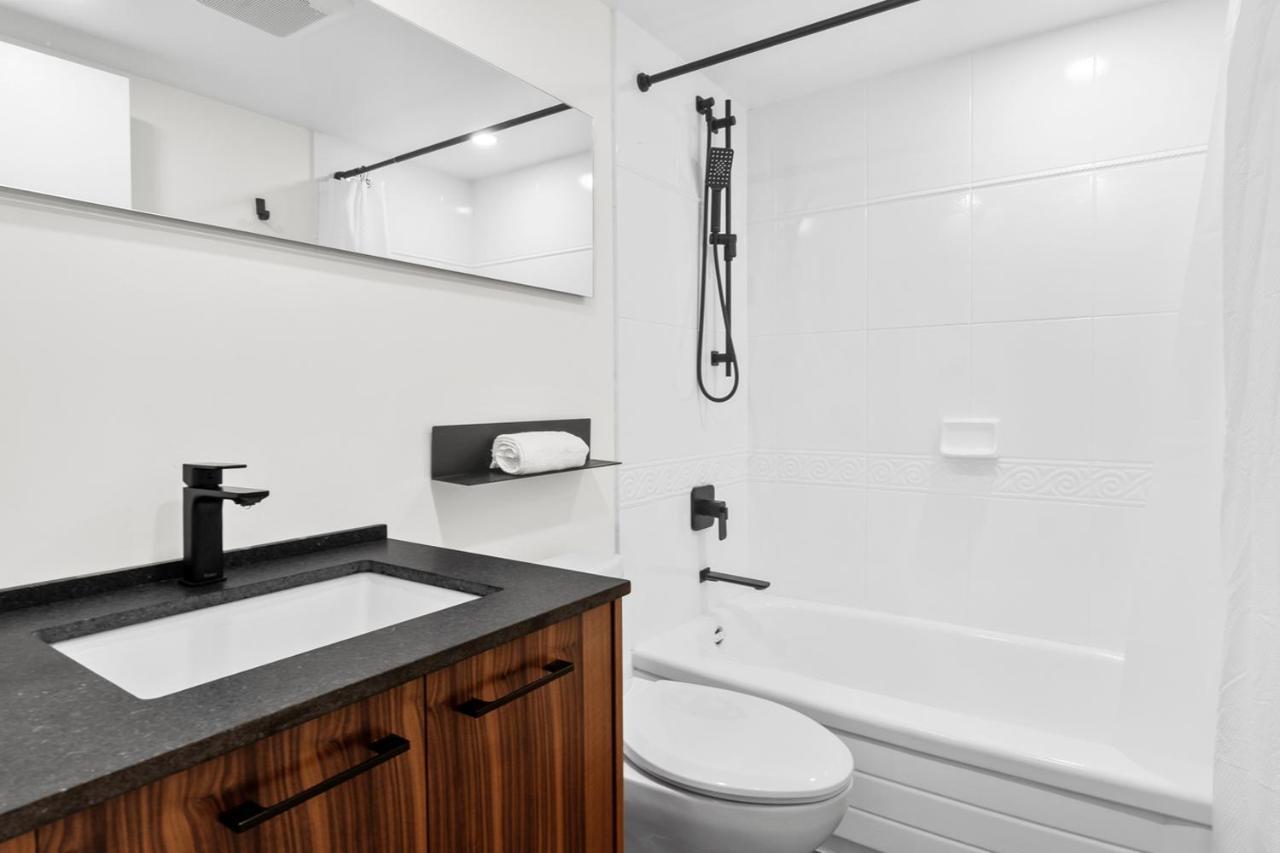 Appartamento Downtown Luxury 1Br Coal Harbour Vancouver Esterno foto