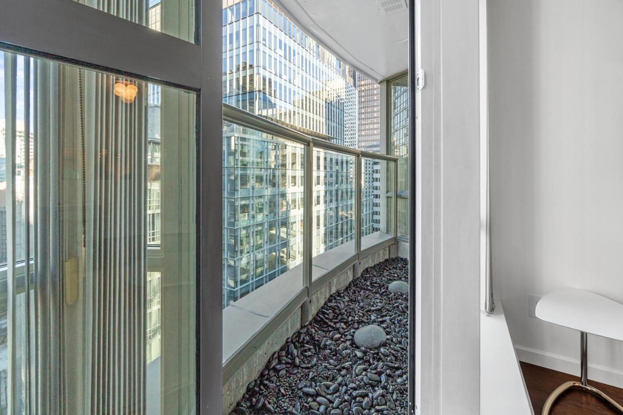 Appartamento Downtown Luxury 1Br Coal Harbour Vancouver Esterno foto