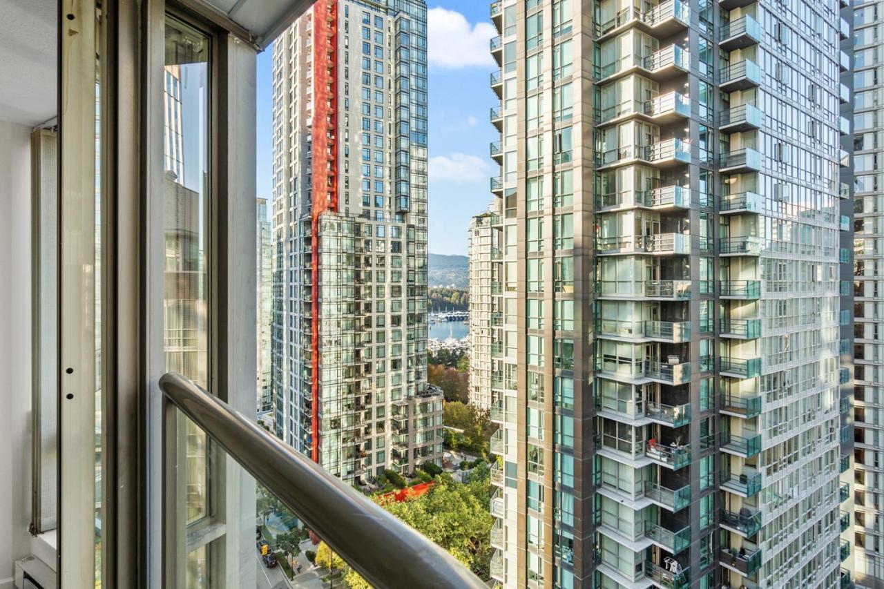 Appartamento Downtown Luxury 1Br Coal Harbour Vancouver Esterno foto
