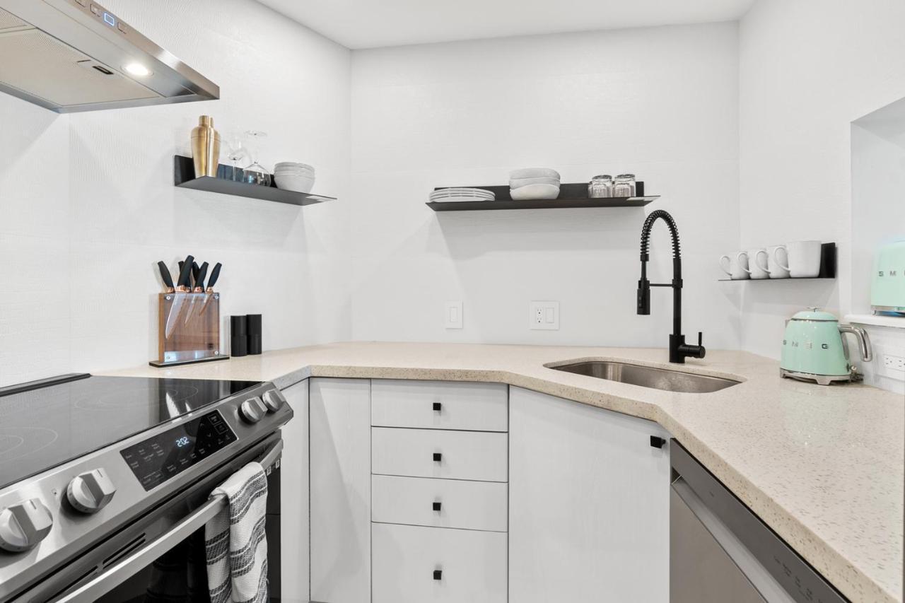 Appartamento Downtown Luxury 1Br Coal Harbour Vancouver Esterno foto